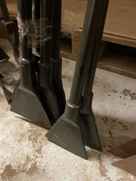 Ледоруб кованный с металлической ручкой Б2, 1,4 кг